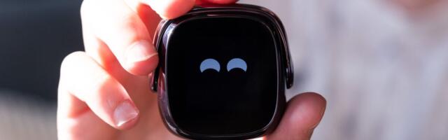 These Wireless Earbuds Have a Screen, ChatGPT, and a Cute Robot Face—but They Sound Terrible