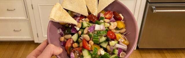 I eat this protein-packed bean salad 3 times a week. It's cheap, takes 15 minutes to make, and keeps me full for hours.