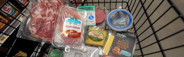 Earth Day: How one grocery shopper takes steps to avoid ‘pointless plastic’
