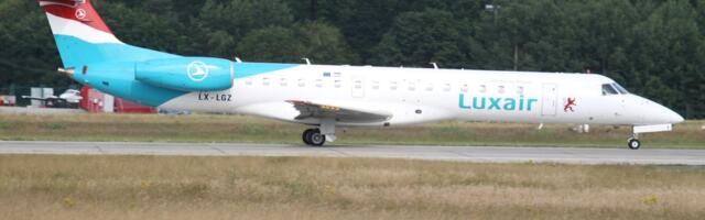 What Is The Smallest Commercial Jet Flying In The US & How Many Passengers Can It Carry?