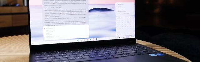 Samsung Galaxy Chromebook Plus Review: So Light, So Expensive