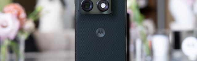 Motorola just revealed the Razr Fold’s price and hoo boy