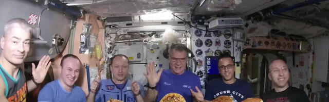 Astronauts find their tastes dulled, and a VR ISS hints at why