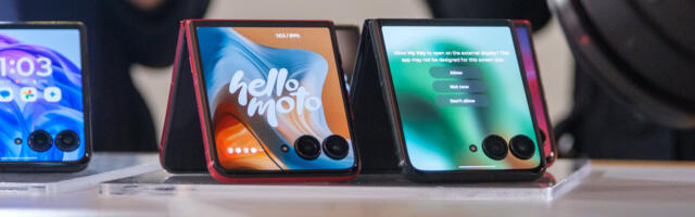 Save $400 on the Motorola Razr Plus or Ultra!