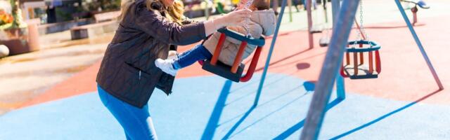 When my friends moved to the suburbs, I decided to raise my kids in Chicago. Being an urban mom was the best choice.