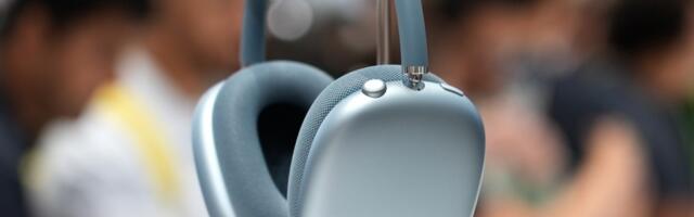 You’ll be waiting a little bit longer for AirPods Max lossless update audio update