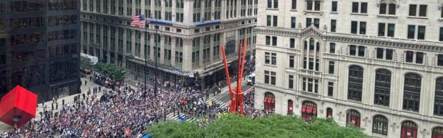 The hottest office perk in NYC today: a front-row view of the Knicks parade