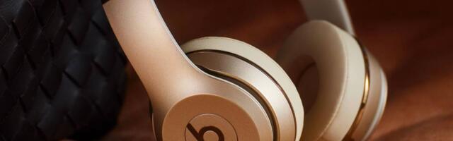 Apple's Old Beats Solo3 Headphones Now Available in Gold and Silver
