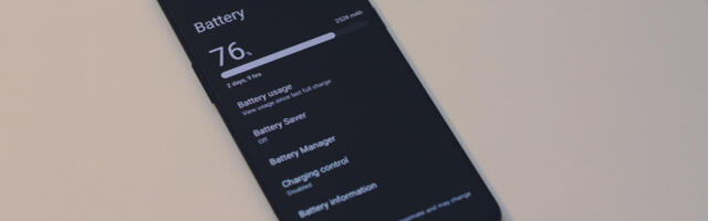 Android Battery Going Down While You Charge It? Here's What You Can Do
