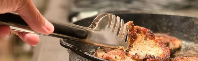 I Found the Final Boss of Kitchen Fails, and It's Cooking These 4 Foods in Cast Iron