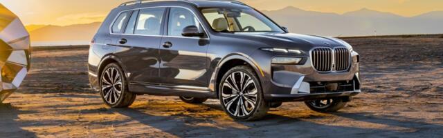 The 2023 BMW X7 xDrive40i Luxury Performance SUV