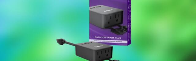 I'm Not Waiting Until Cyber Monday to Snag This Roku Outdoor Smart Plug for My Holiday Lights