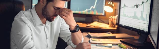Dogecoin, Ether Slump 9% as Bitcoin Tumble Leads to $700M in Bullish Liquidations
