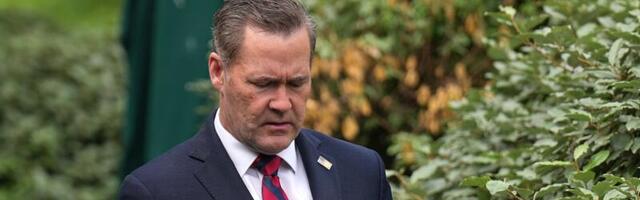 Photo Shows Mike Waltz Using Signal in Tuesday’s White House Cabinet Meeting