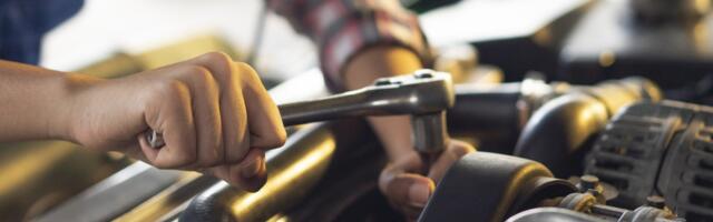 What's The Differences Between A Socket Wrench And A Ratchet Hand Tool?