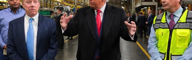 GoFundMe Campaign for Autoworker Who Got the Middle Finger From Trump Hits $340,000