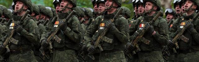 Disrupted Russian supply routes are forcing its troops to walk 18 miles to the front lines, Fedorov says