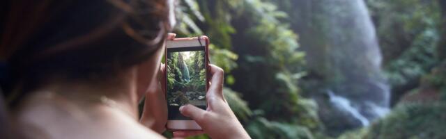 Want to be more present? Try taking out your phone