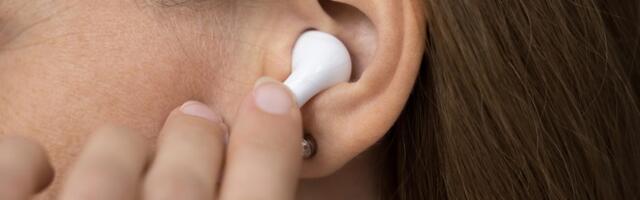 Warning Signs That Your Earbuds Are Actually Hurting Your Ears