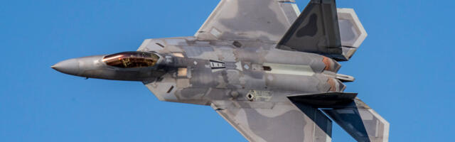 What Missiles Do F-22 Fighter Jets Carry? (And Are They Big Enough To Carry Nukes?)