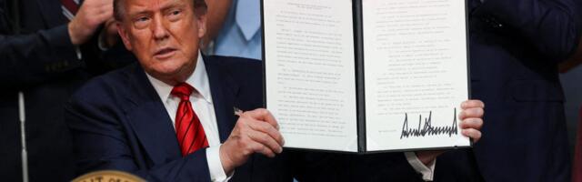 Trump's latest executive order banning 'debanking' takes aim at an industry that cheered his return