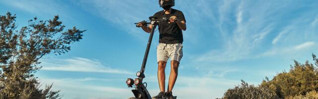 Get £80 off the isinwheel GT4 Dual Motor Electric Scooter but only with our exclusive code
