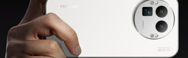 This new flagship might be the cheapest phone with a 200MP tele camera