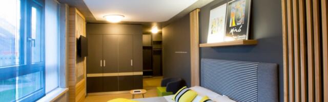Brian Chesky Says Airbnb Won’t Mix Homes and Hotels — That’s ‘Pre-AI’ Design