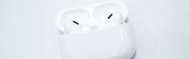 With AI Siri Delayed, Apple’s AirPods Pro 3 May Be Next