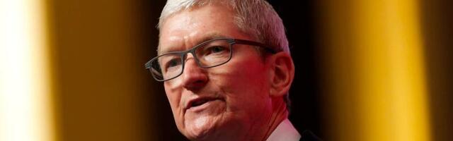 Massive shakeup at Apple board in years, longtime board members step down