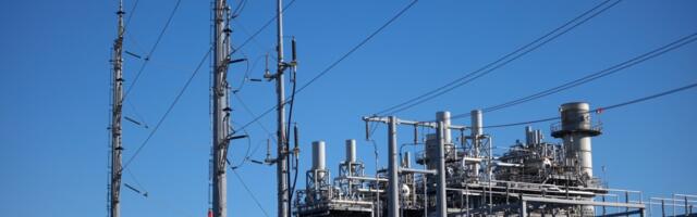 Why are there so many data centers in Santa Clara?