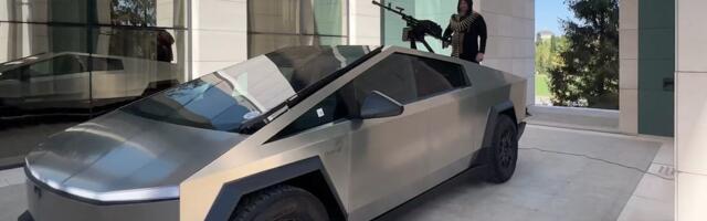 A Russian warlord who seemingly put a machine gun on a Cybertruck says Elon Musk 'remotely disabled' the militarized EV