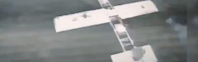 Ukrainian soldiers say Russian strike drones are flying smaller drones into battle like an 'aircraft carrier'