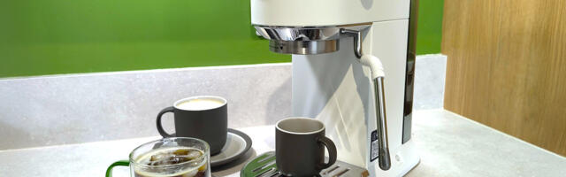 Brewing hot and cold espresso is a piece of cake with the cute little De'Longhi Dedica Duo – and it costs less than you might expect