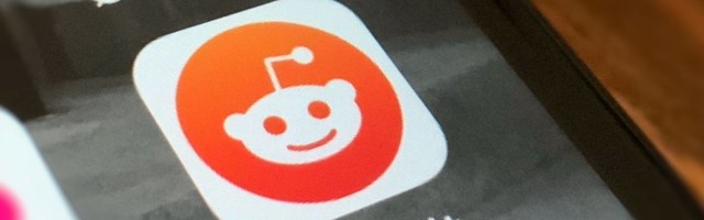 Daily Crunch: Reddit raises $250M