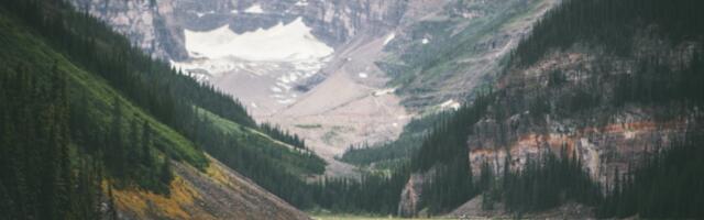 Canada’s Tourism Recovery Hurt by China Group Travel Ban