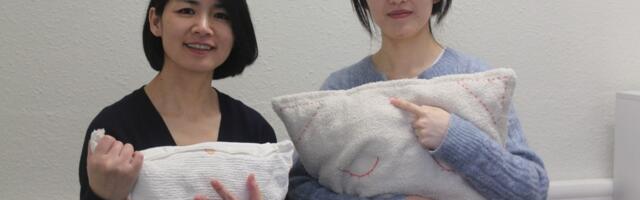 You can hug this smart pillow to stream music and avoid doomscrolling on phones