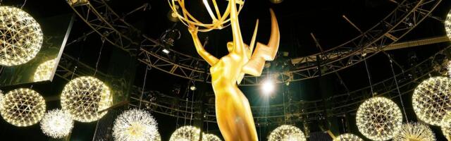 How to Watch the 77th Emmy Awards Without Cable