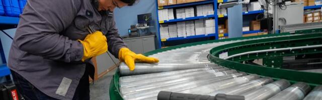 Sluggish hiring closes out a frustrating year for job seekers though unemployment slips to 4.4%