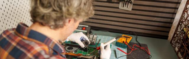 I couldn't find a job for 9 months, so I decided to learn new skills. I'm now assembling electronics with no experience.