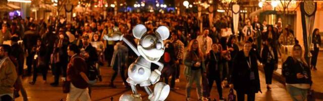 Disneyland braces for a ‘crowd crush’ as ticket prices drop and annual passholders return