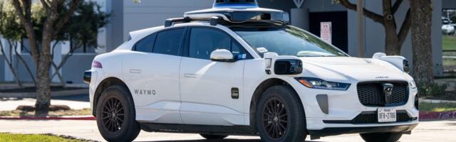 Waymo is giving DoorDash drivers money to help shut the doors on its robotaxis