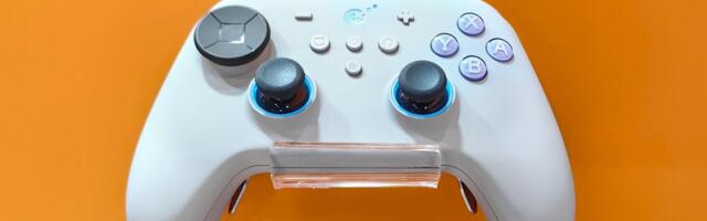 You can fine tune the resistance of the joysticks on GuliKit’s new controllers