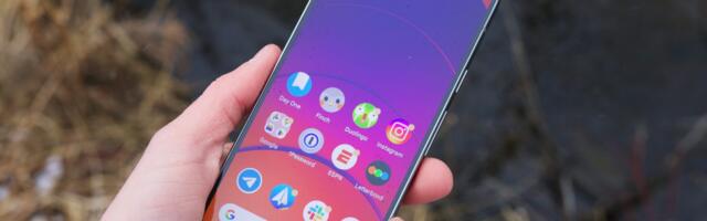 Galaxy S25 & Pixel 9 users on Verizon and a few MVNOs can now text outside cellular coverage