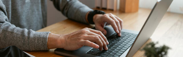 5 Laptops That Outshine The MacBook Air In Battery Life