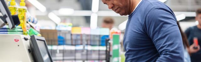 8 things people do at self-checkouts that immediately reveal they grew up before technology