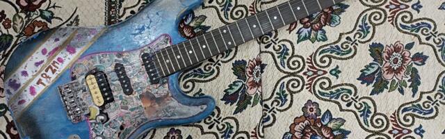 Кастомный стратокастер со встроенным перегрузом