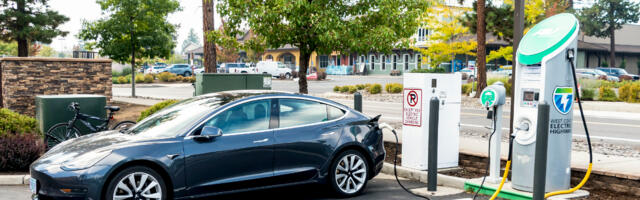 Electric Cars Hit the Road This Holiday Weekend But Charging Stations Still a Big Hurdle