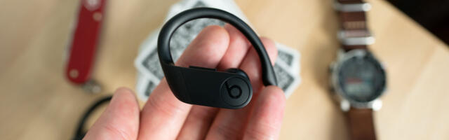 Apple’s latest earbuds let you monitor your heart rate without a smartwatch