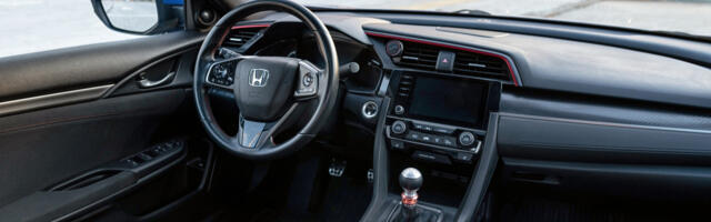 4 Driving Skills A Manual Car Teaches You That An Automatic Won't